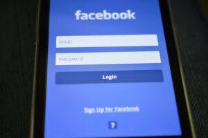 How to Download videos from Facebook on any device?